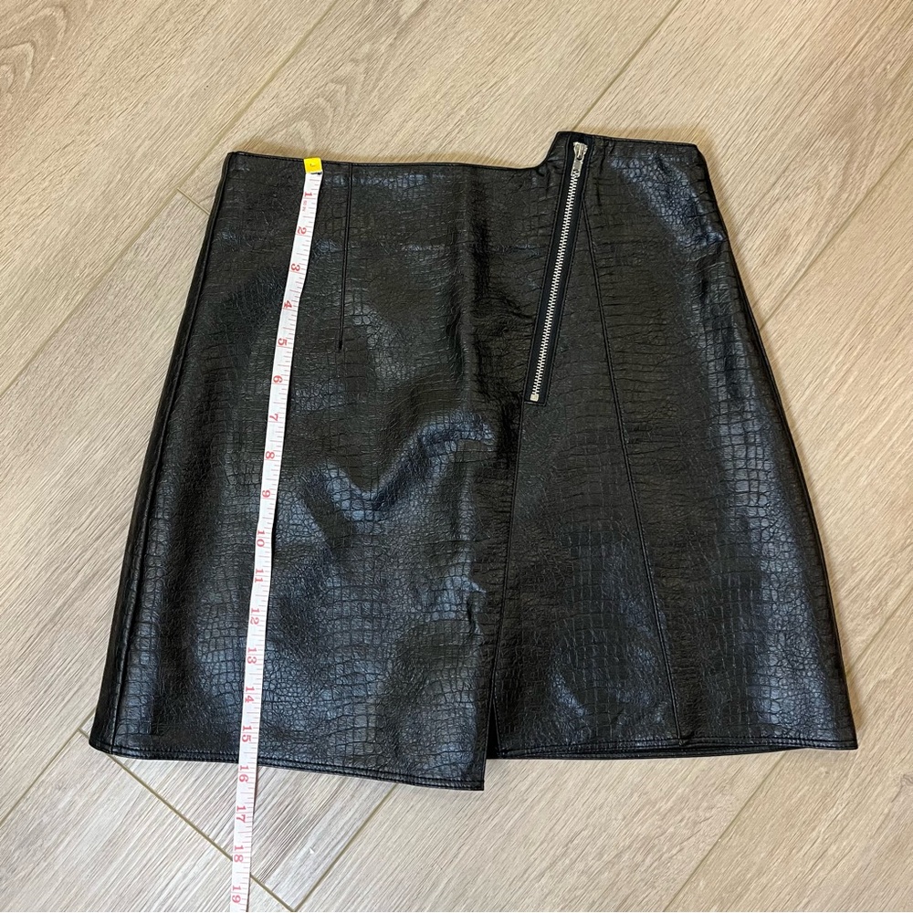 ZY Goddess Black Faux Leather Skort - Size M - FREE SHIPPING on Bundles $95+ - Picture 11 of 14